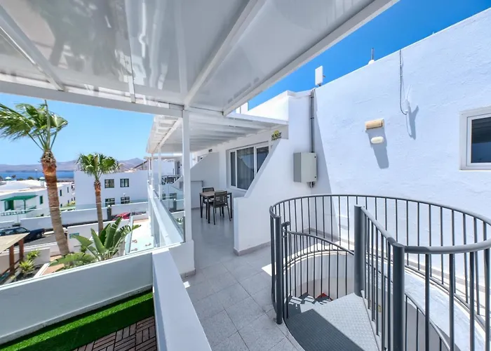 Sunlit Paradise - Sea View Ferienhaus *