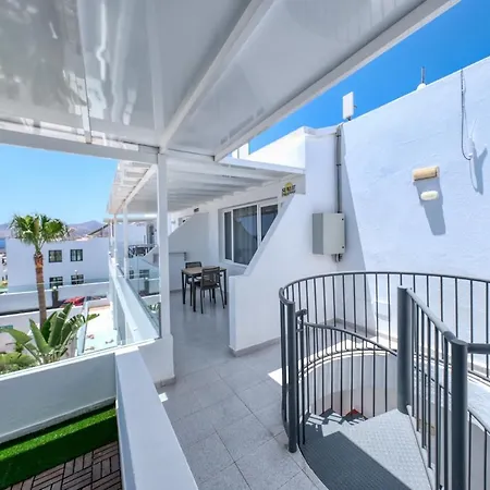 Sunlit Paradise - Sea View Ferienhaus *